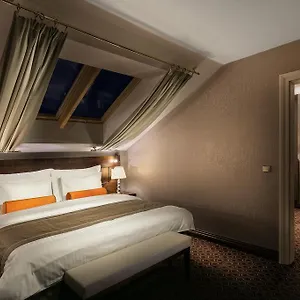 5* ホテル コスモポリタン