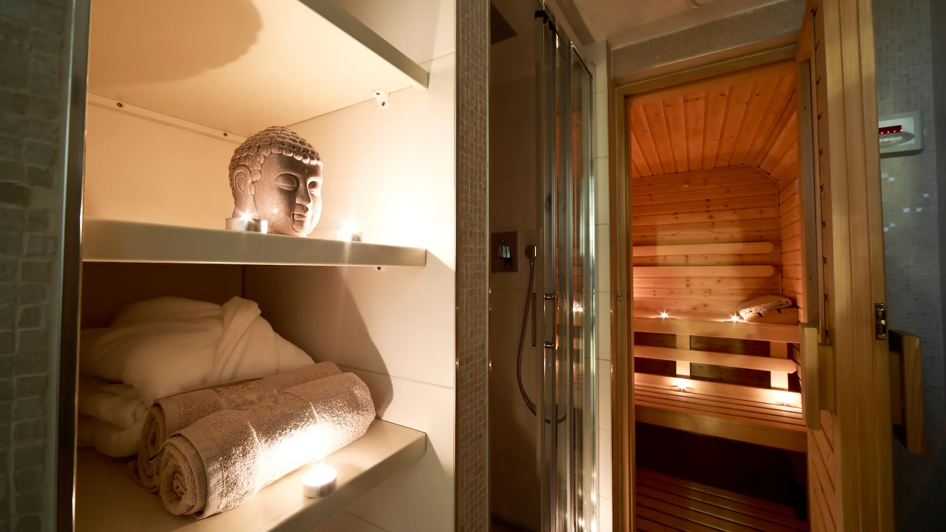 Appia Hotel Residences Praga 4*,